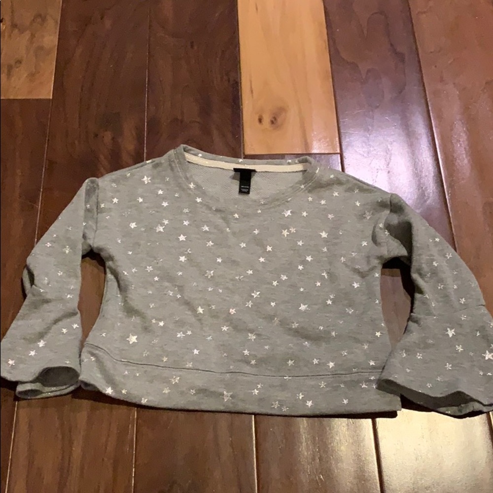 Art Class gray shirt with silver stars